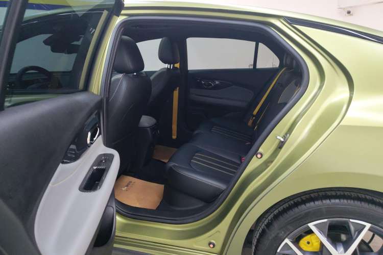 Used GAC Trumpchi EMPOW 2021 270T DCT J16 Version Right Rear Seat