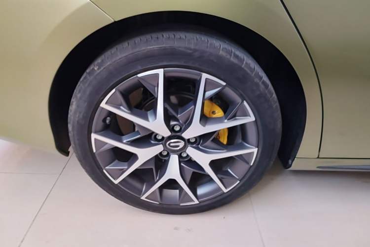 Used GAC Trumpchi EMPOW 2021 270T DCT J15 Version Right Rear Wheel Hub