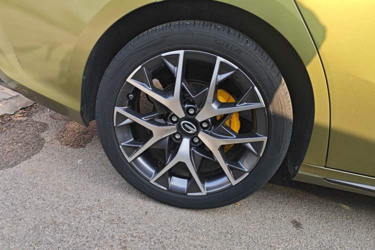 Used GAC Trumpchi EMPOW 2021 270T DCT J16 Version Right Rear Wheel Hub
