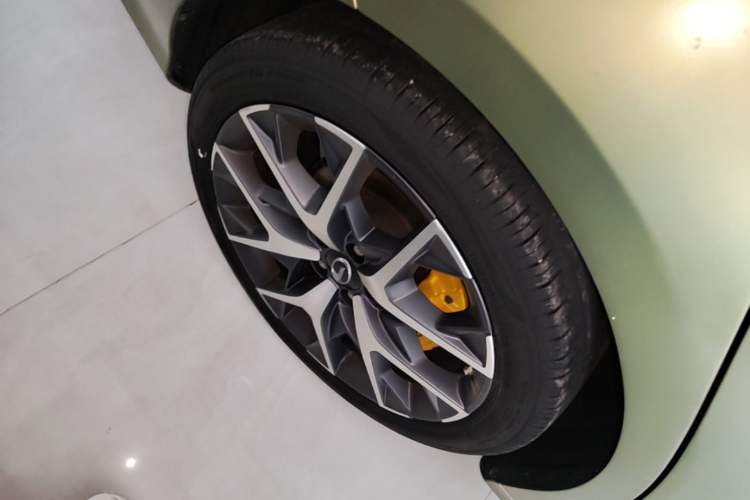 Used GAC Trumpchi EMPOW 2021 270T DCT J16 Version Right Rear Wheel Hub