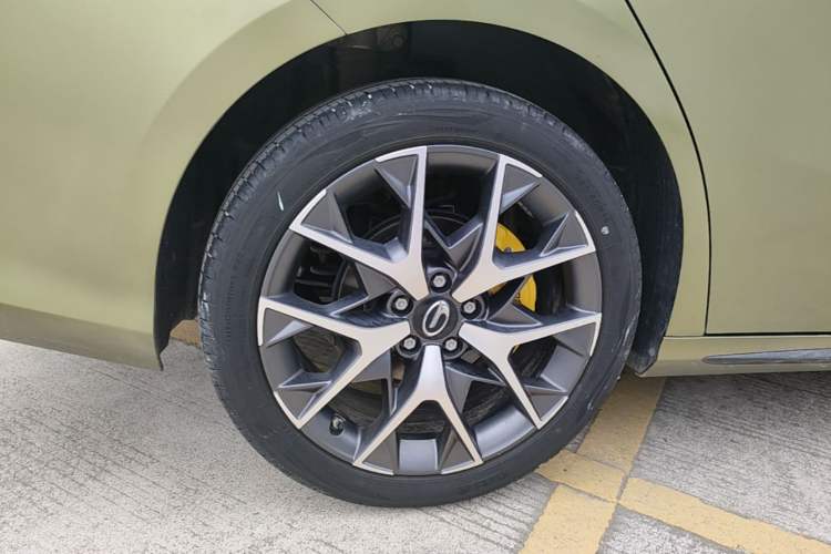 Used GAC Trumpchi EMPOW 2021 270T DCT J16 Version Right Rear Wheel Hub