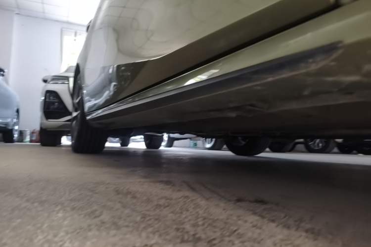 Used GAC Trumpchi EMPOW 2021 270T DCT J15 Version Right Side Sill