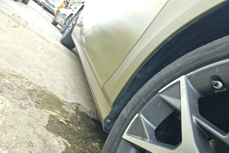 Used GAC Trumpchi EMPOW 2021 270T DCT J16 Version Right Side Sill