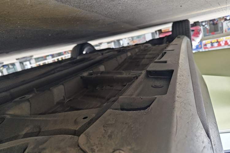 Used GAC Trumpchi EMPOW 2021 270T DCT J16 Version Right Side Sill
