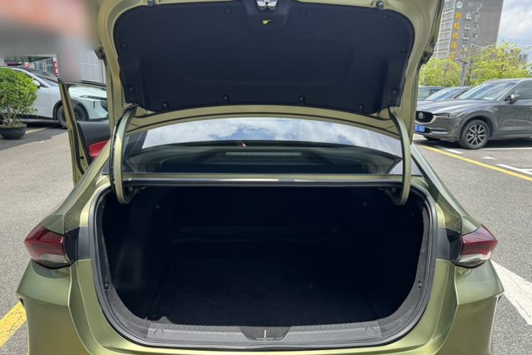 Used GAC Trumpchi EMPOW 2021 270T DCT J15 Version Trunk
