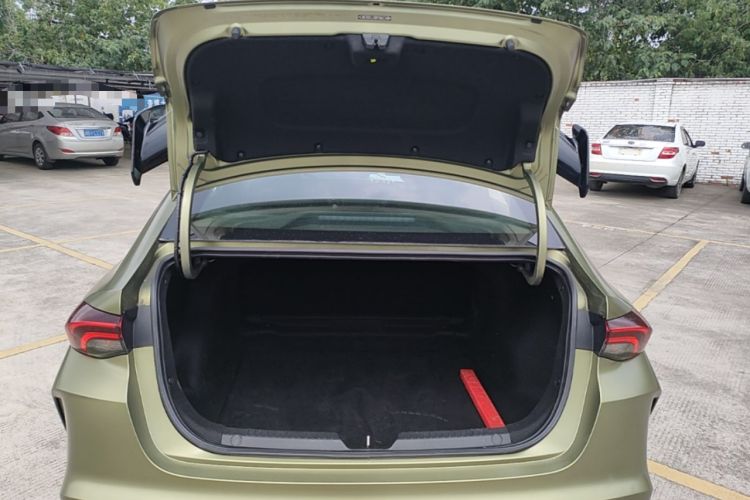 Used GAC Trumpchi EMPOW 2021 270T DCT J16 Version Trunk