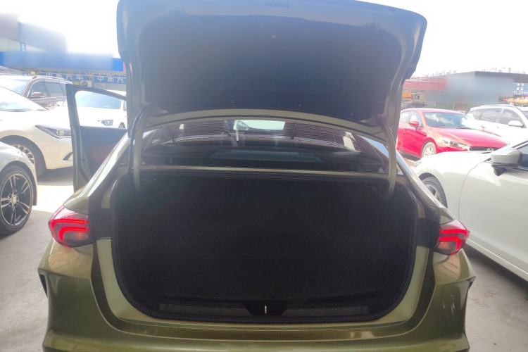 Used GAC Trumpchi EMPOW 2021 270T DCT J16 Version Trunk