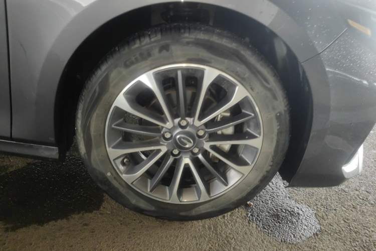 Used GAC Trumpchi EMPOW 2021 270T DCT J11 Version Right Front Wheel Hub