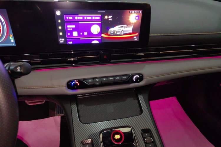 Used GAC Trumpchi EMPOW 2021 270T DCT J16 Version Audio And AC Panel