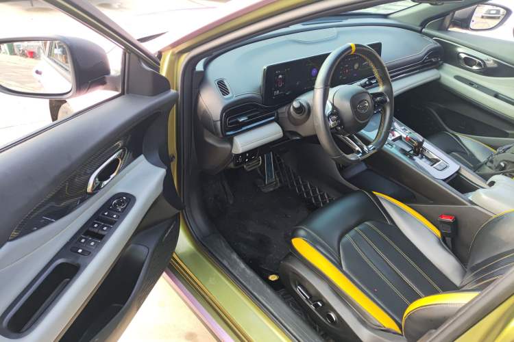 Used GAC Trumpchi EMPOW 2021 270T DCT J16 Version Driver Seat