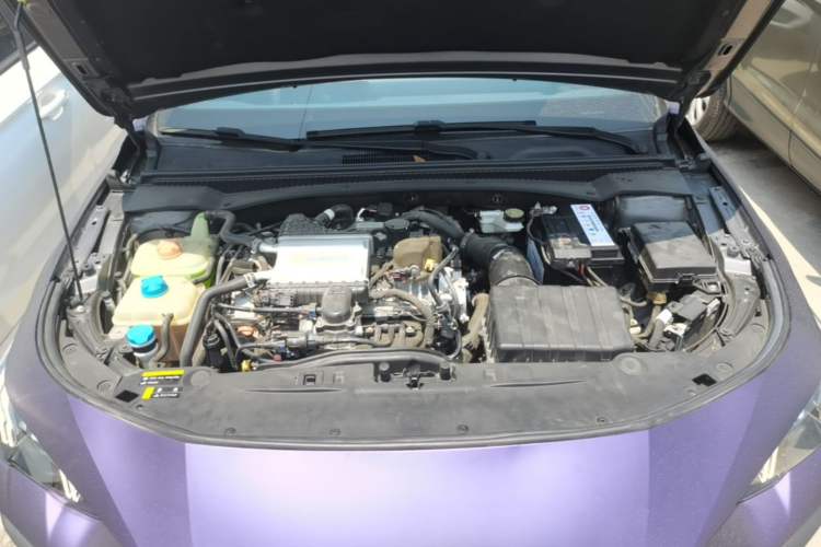 Used GAC Trumpchi EMPOW 2021 270T DCT J15 Version Engine Bay