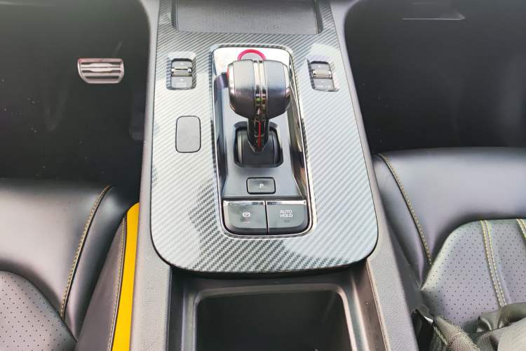 Used GAC Trumpchi EMPOW 2021 270T DCT J16 Version Gear Lever
