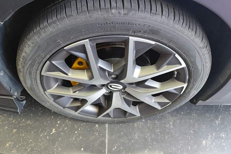 Used GAC Trumpchi EMPOW 2021 270T DCT J16 Version Left Front Wheel Hub