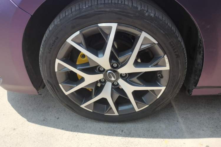Used GAC Trumpchi EMPOW 2021 270T DCT J15 Version Left Front Wheel Hub