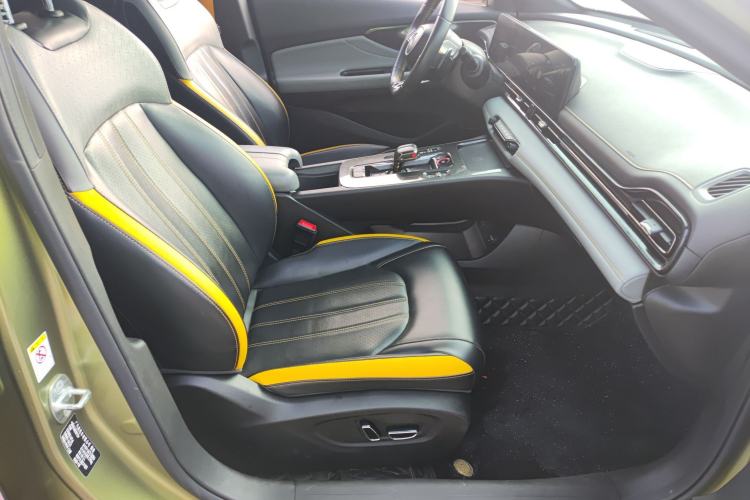 Used GAC Trumpchi EMPOW 2021 270T DCT J16 Version Right Front Seat