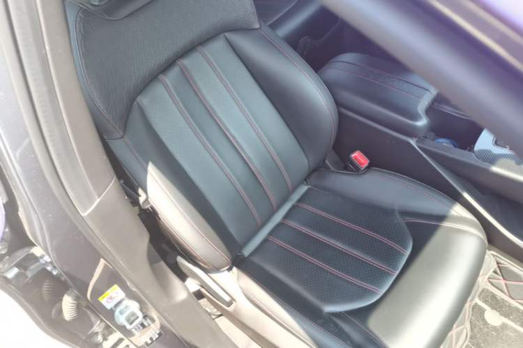 Used GAC Trumpchi EMPOW 2021 270T DCT J15 Version Right Front Seat