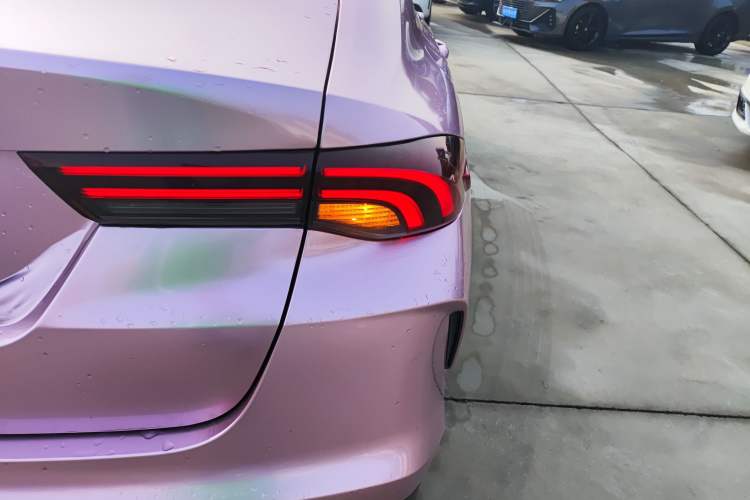 Used GAC Trumpchi EMPOW 2021 270T DCT J16 Version Right Rear Taillight