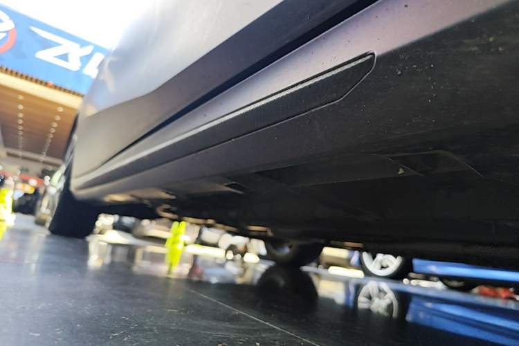 Used GAC Trumpchi EMPOW 2021 270T DCT J16 Version Right Side Sill