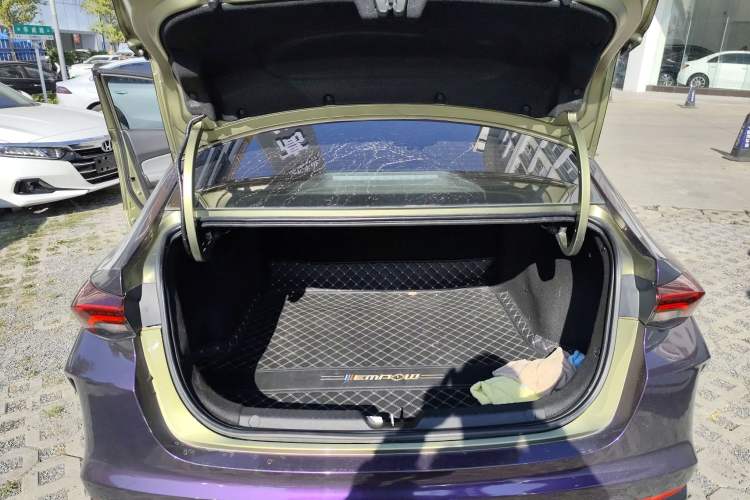 Used GAC Trumpchi EMPOW 2021 270T DCT J15 Version Trunk