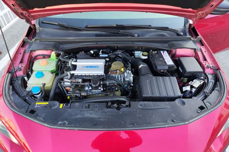 Used GAC Trumpchi EMPOW 2021 270T DCT J15 Version Engine Bay