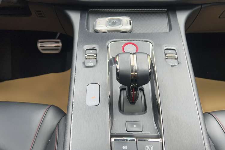 Used GAC Trumpchi EMPOW 2021 270T DCT J16 Version Gear Lever