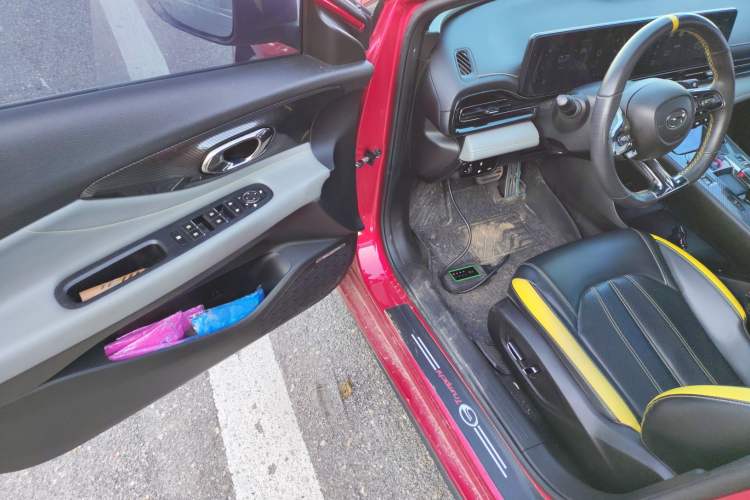Used GAC Trumpchi EMPOW 2021 270T DCT J15 Version Interior 3
