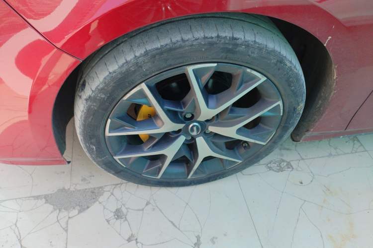 Used GAC Trumpchi EMPOW 2021 270T DCT J15 Version Left Front Wheel Hub