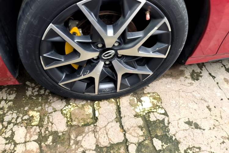 Used GAC Trumpchi EMPOW 2021 270T DCT J15 Version Left Front Wheel Hub