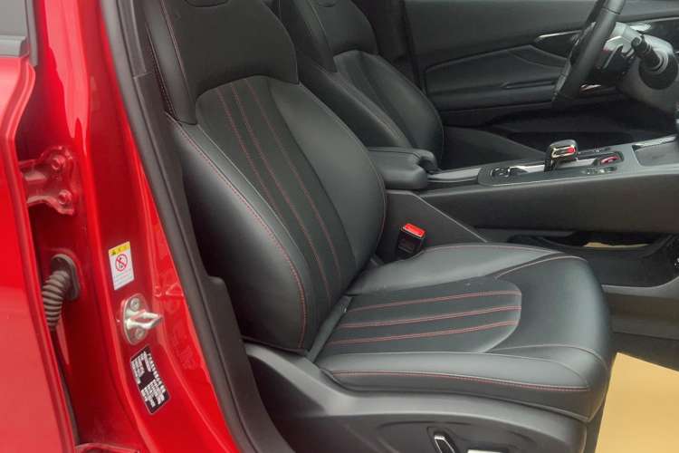 Used GAC Trumpchi EMPOW 2021 270T DCT J16 Version Right Front Seat