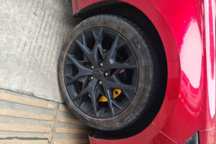 Used GAC Trumpchi EMPOW 2021 270T DCT J16 Version Right Front Wheel Hub