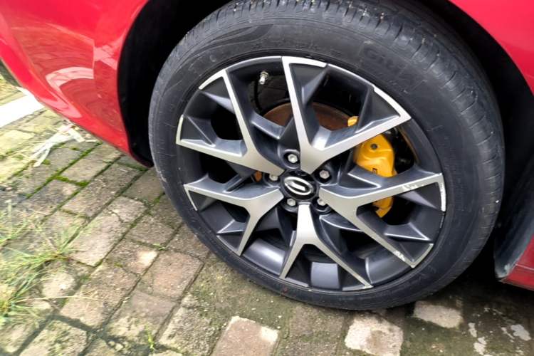 Used GAC Trumpchi EMPOW 2021 270T DCT J15 Version Right Rear Wheel Hub