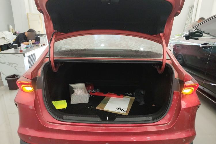 Used GAC Trumpchi EMPOW 2021 270T DCT J15 Version Trunk