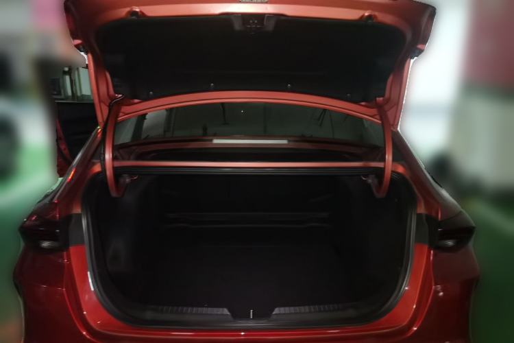 Used GAC Trumpchi EMPOW 2021 270T DCT J11 Version Trunk