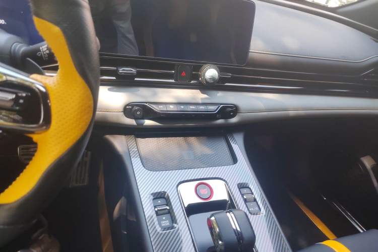 Used GAC Trumpchi EMPOW 2021 270T DCT J16 Version Audio And AC Panel