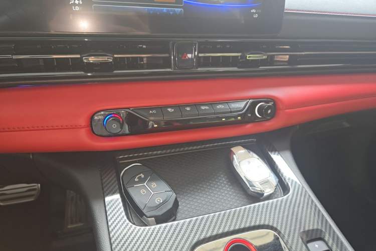 Used GAC Trumpchi EMPOW 2021 270T DCT J15 Version Audio And AC Panel
