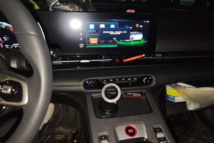 Used GAC Trumpchi EMPOW 2021 270T DCT J11 Version Audio And AC Panel