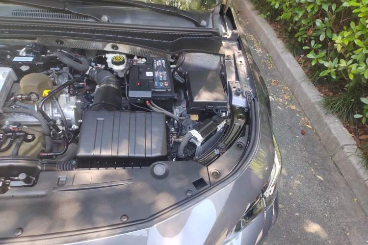Used GAC Trumpchi EMPOW 2021 270T DCT J16 Version Engine Bay Left