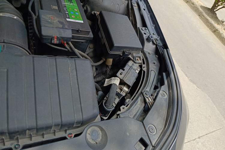 Used GAC Trumpchi EMPOW 2021 270T DCT J15 Version Engine Bay Left
