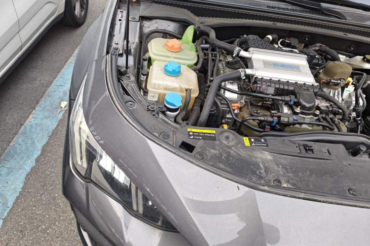 Used GAC Trumpchi EMPOW 2021 270T DCT J15 Version Engine Bay Right