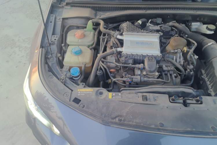 Used GAC Trumpchi EMPOW 2021 270T DCT J15 Version Engine Bay Right