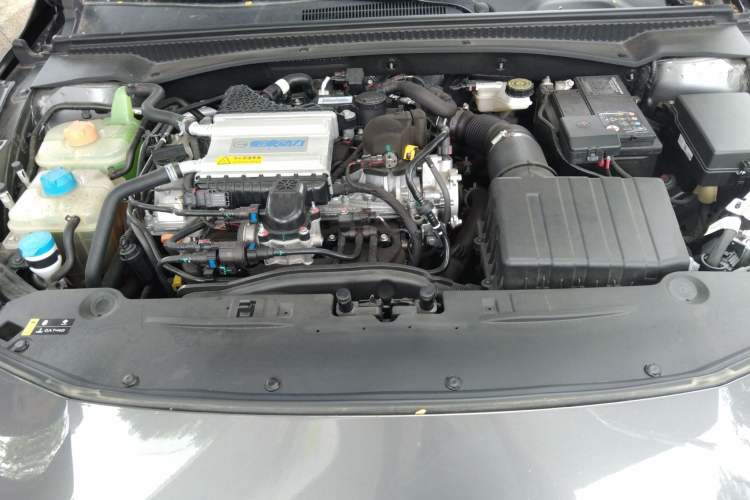 Used GAC Trumpchi EMPOW 2021 270T DCT J15 Version Engine Bay