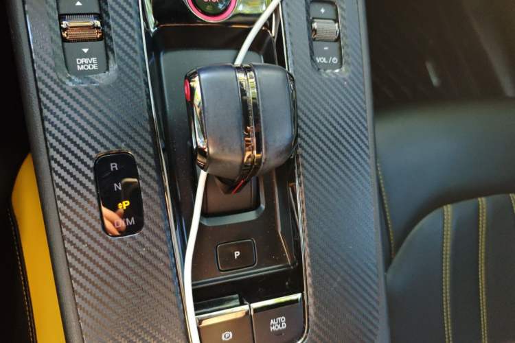 Used GAC Trumpchi EMPOW 2021 270T DCT J16 Version Gear Lever