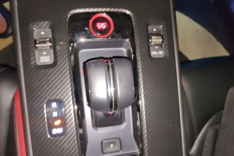 Used GAC Trumpchi EMPOW 2021 270T DCT J16 Version Gear Lever