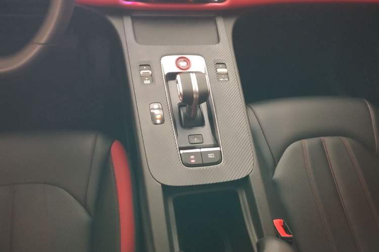 Used GAC Trumpchi EMPOW 2021 270T DCT J11 Version Gear Lever