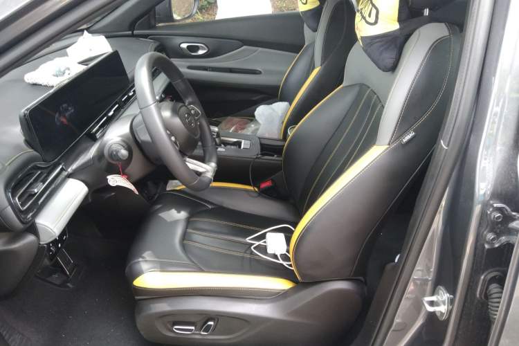 Used GAC Trumpchi EMPOW 2021 270T DCT J15 Version Left Front Seat