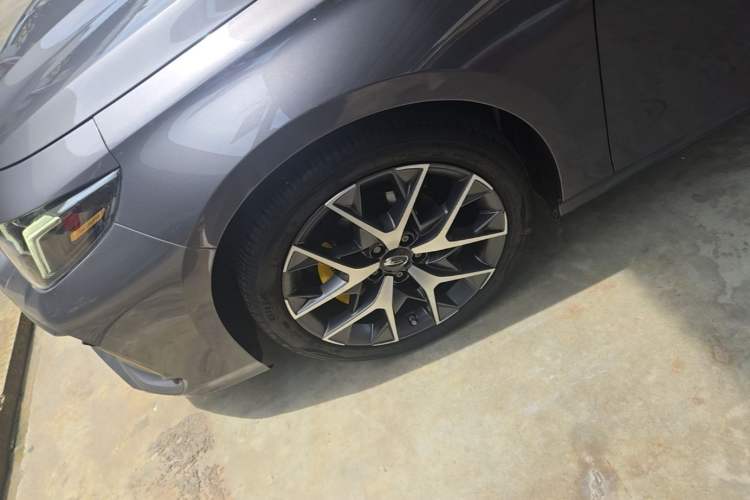 Used GAC Trumpchi EMPOW 2021 270T DCT J15 Version Left Front Wheel Hub
