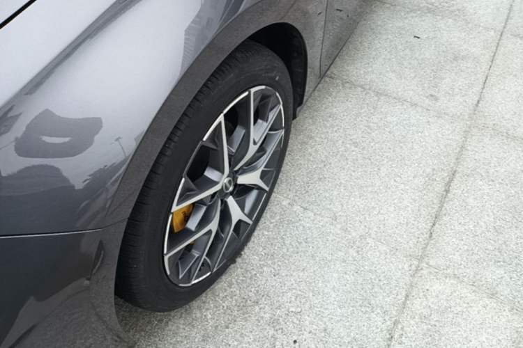 Used GAC Trumpchi EMPOW 2021 270T DCT J16 Version Left Front Wheel Hub