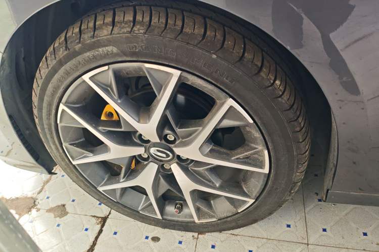 Used GAC Trumpchi EMPOW 2021 270T DCT J15 Version Left Front Wheel Hub