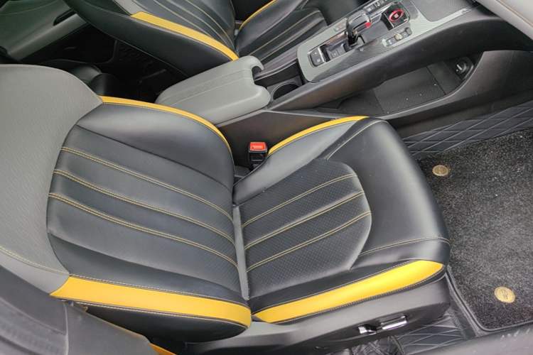 Used GAC Trumpchi EMPOW 2021 270T DCT J16 Version Right Front Seat