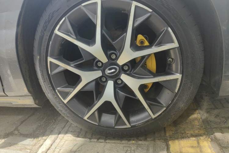 Used GAC Trumpchi EMPOW 2021 270T DCT J15 Version Right Front Wheel Hub